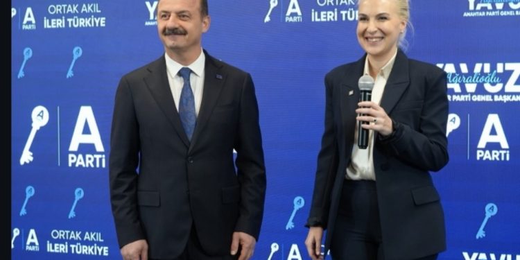 Merve Kır Müftüoğlu Anahtar Partisine katıldı.