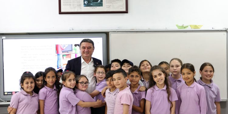 TAHSİN ERDEM ÖĞRENCİLERİN KONUĞU OLDU