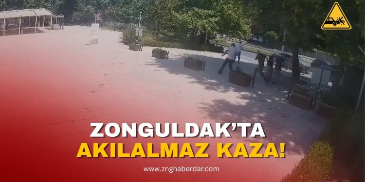 Zincirleme Kaza Kamerada: Cami Cemaati Son Anda Kurtuldu!
